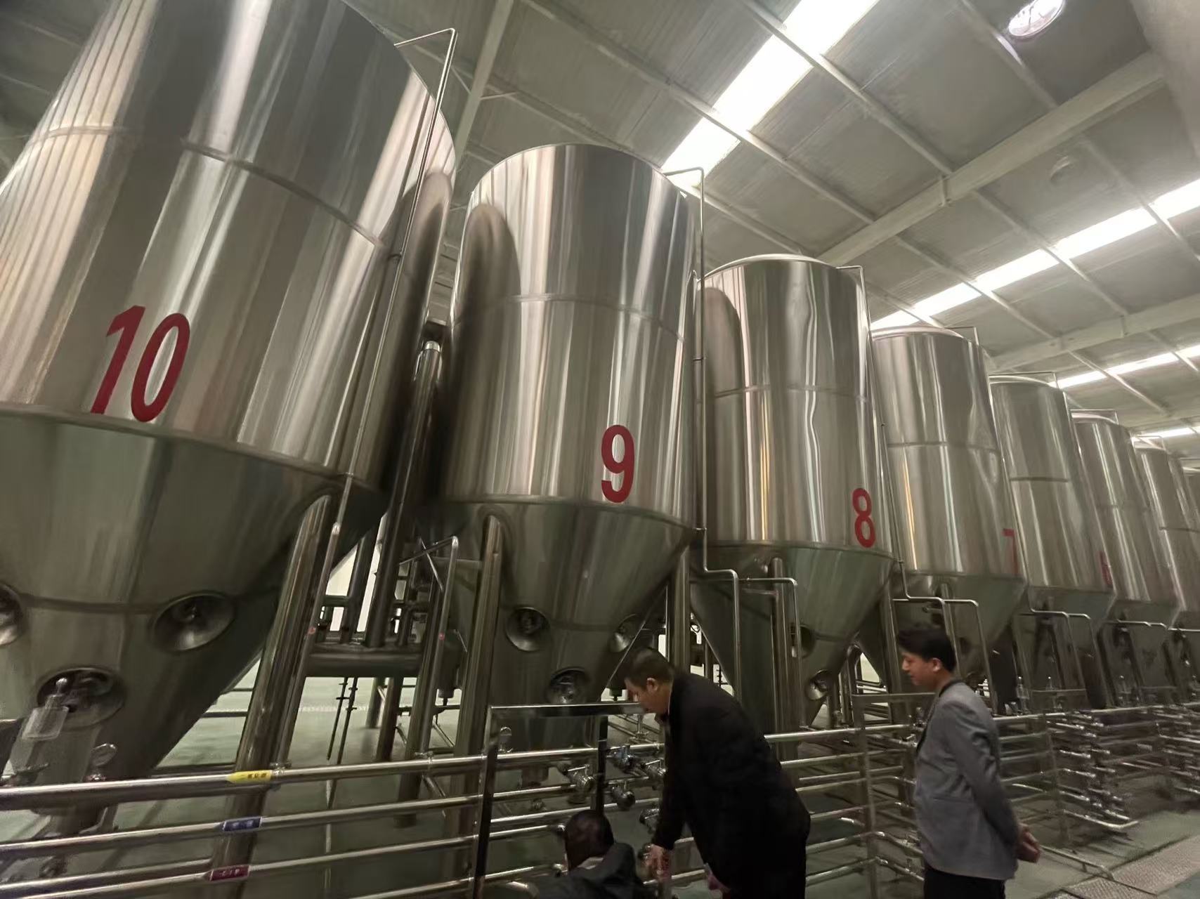 正定精酿啤酒设备厂—平面布置、设备设计、制造、调试、培训等一条龙服务